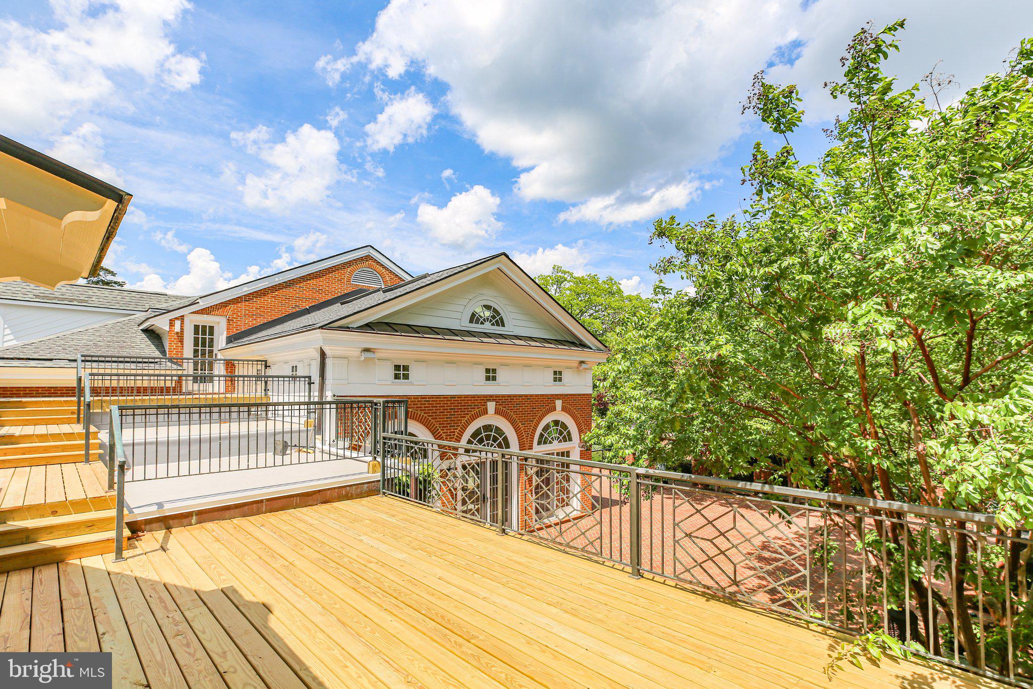 WESTMONT - Residential