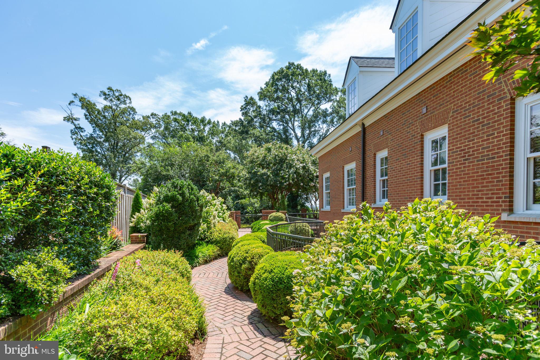 WESTMONT - Residential