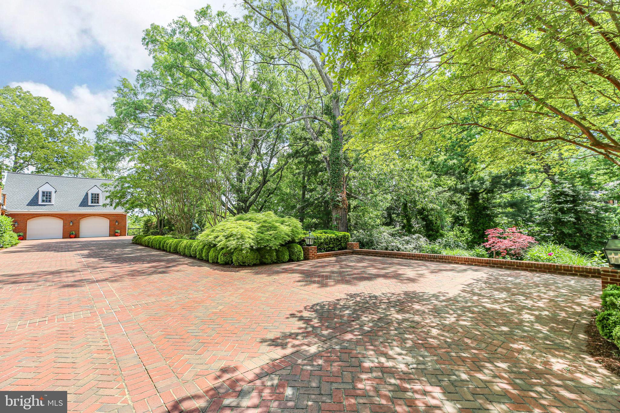 WESTMONT - Residential