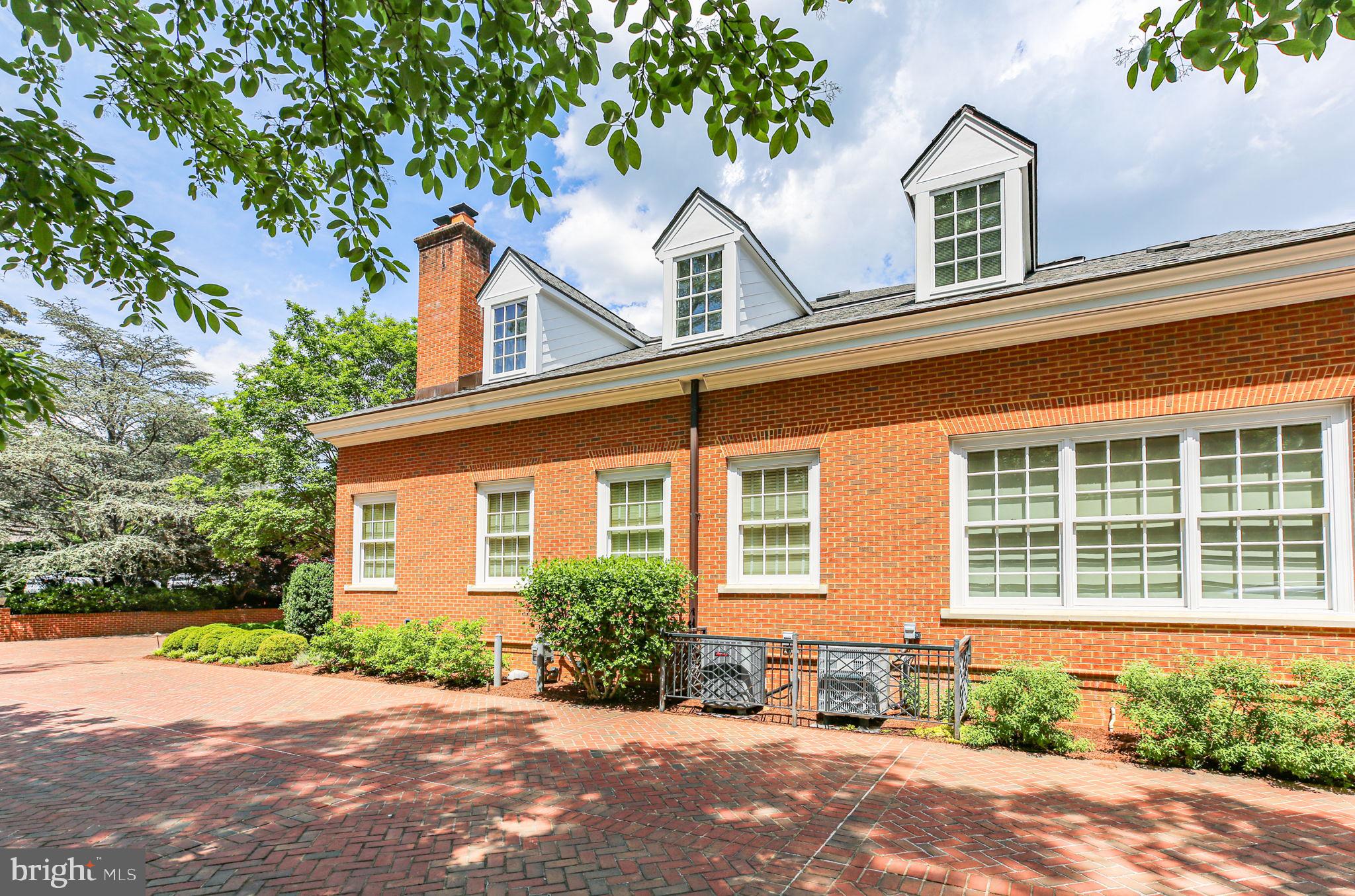 WESTMONT - Residential