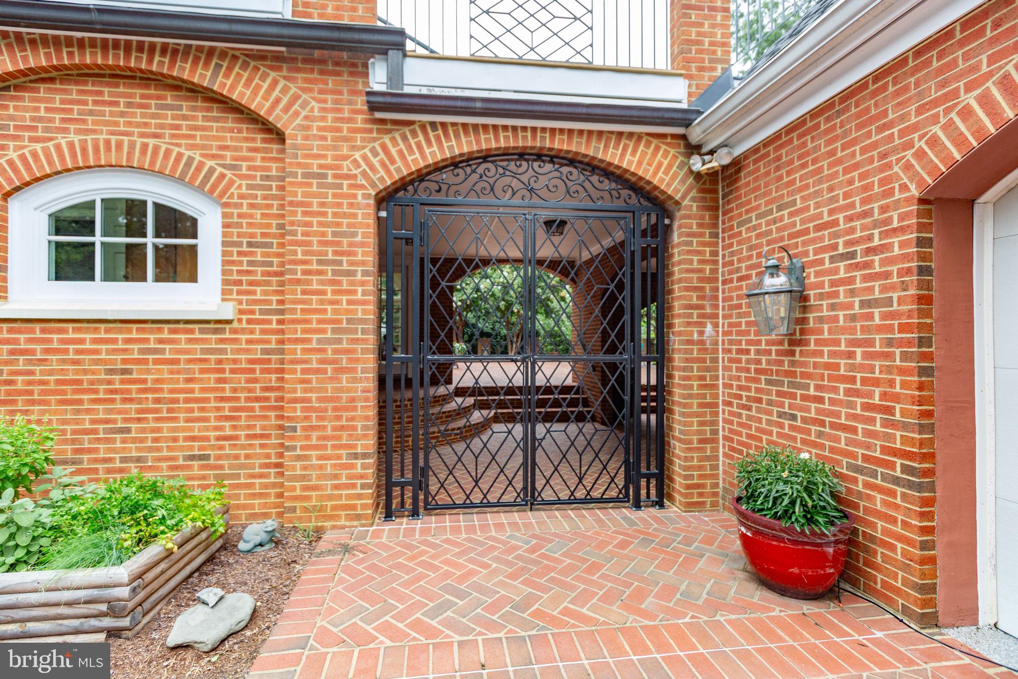 WESTMONT - Residential