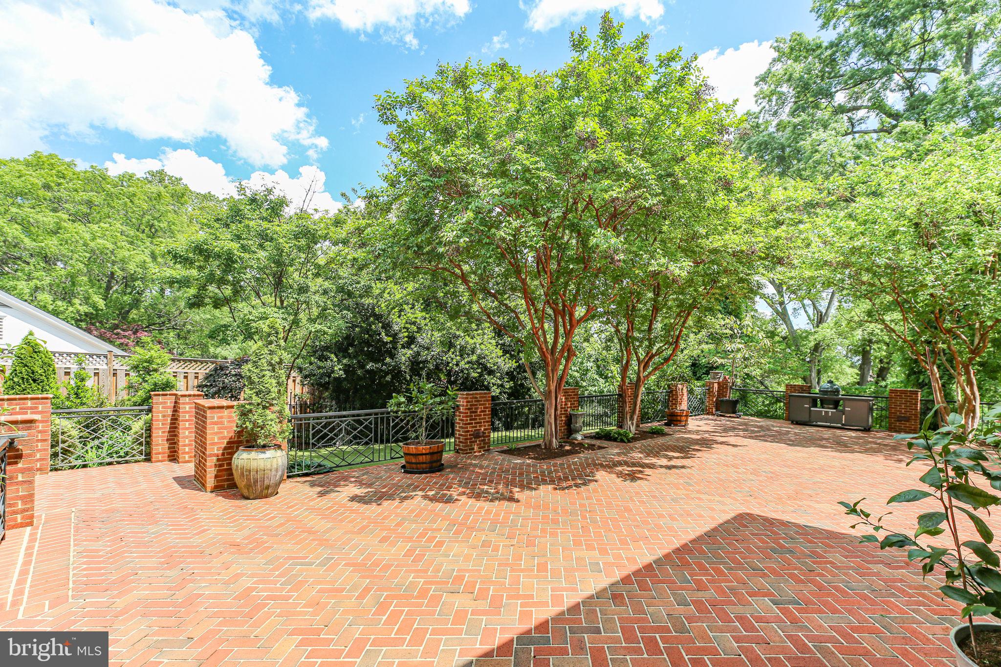 WESTMONT - Residential