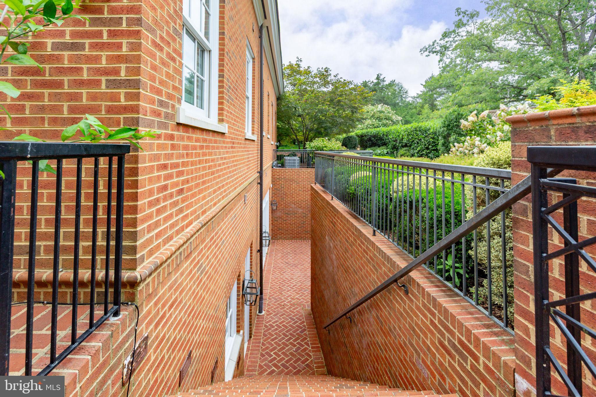 WESTMONT - Residential