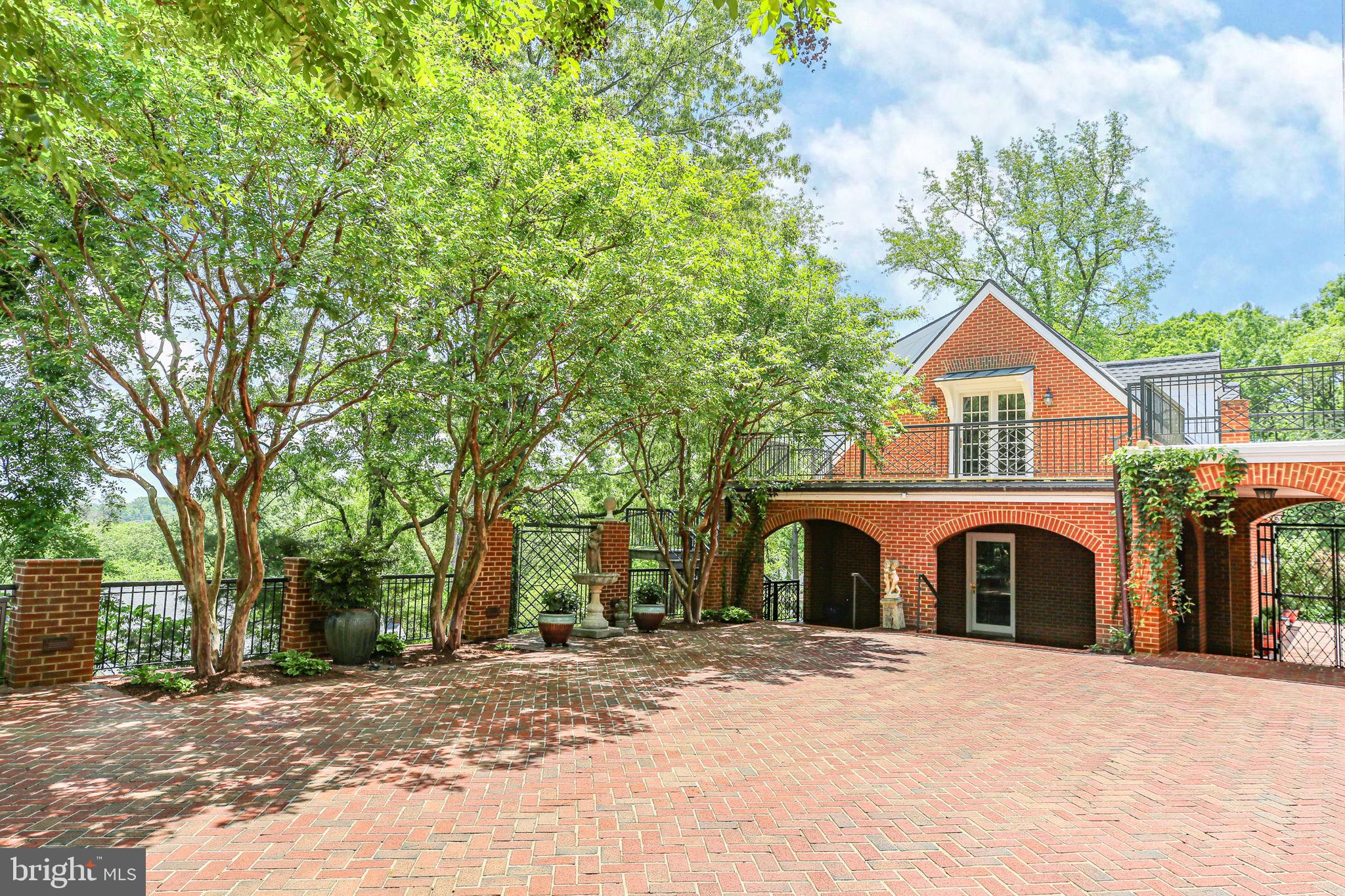 WESTMONT - Residential