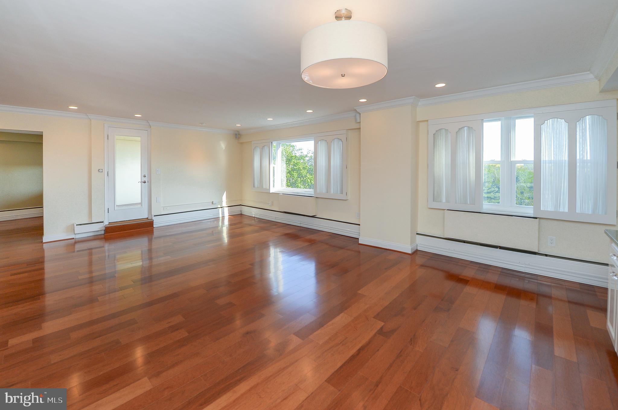 ELKINS PARK HOUSE - Residential