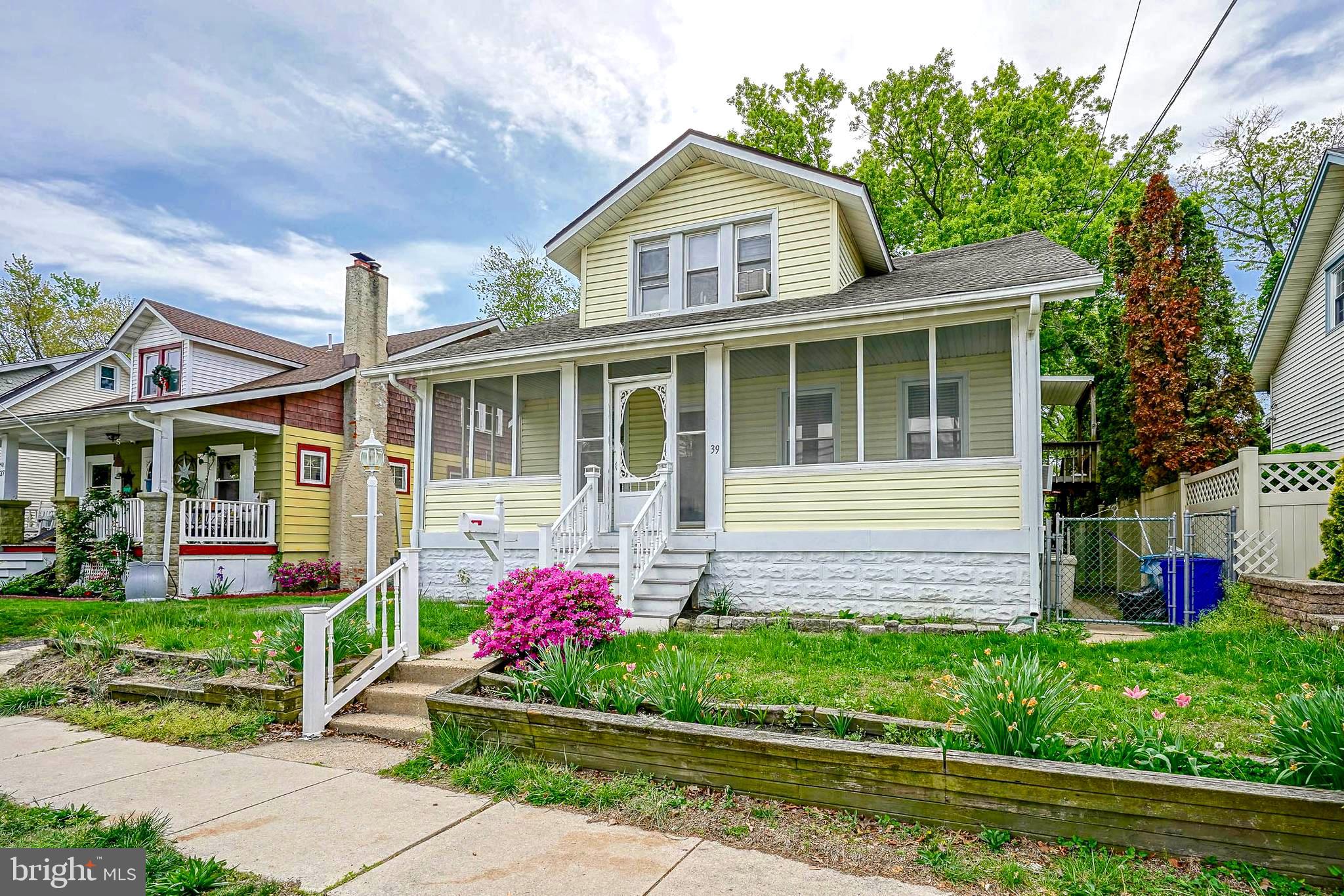 39 WATKINS AVENUE