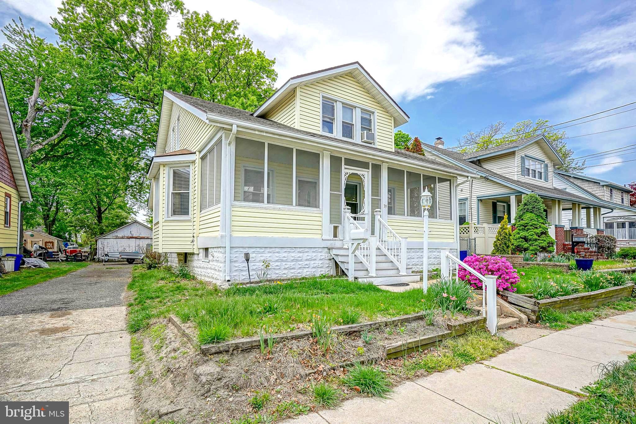 39 WATKINS AVENUE