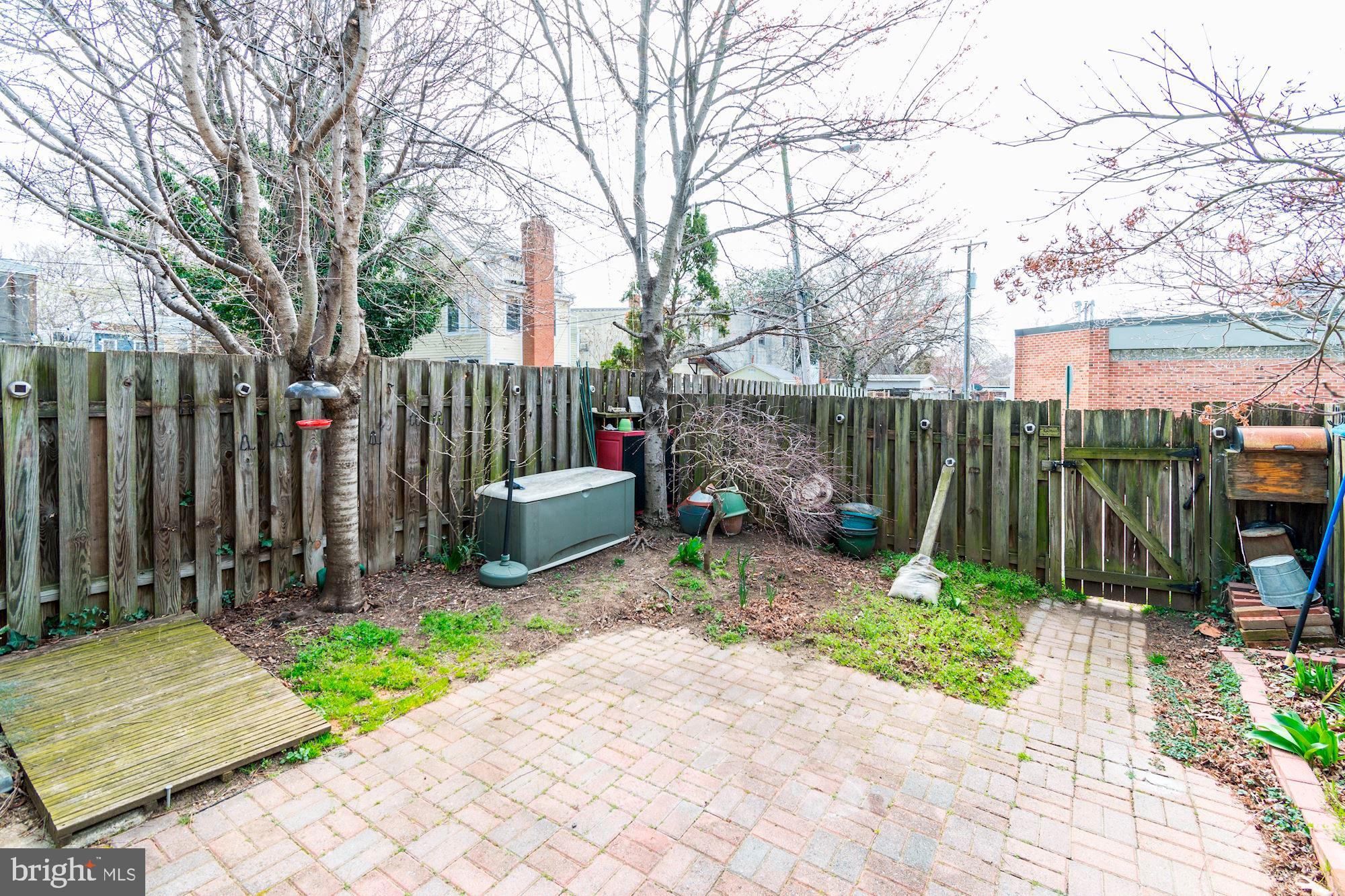 OLD TOWN ALEXANDRIA - Residential Lease