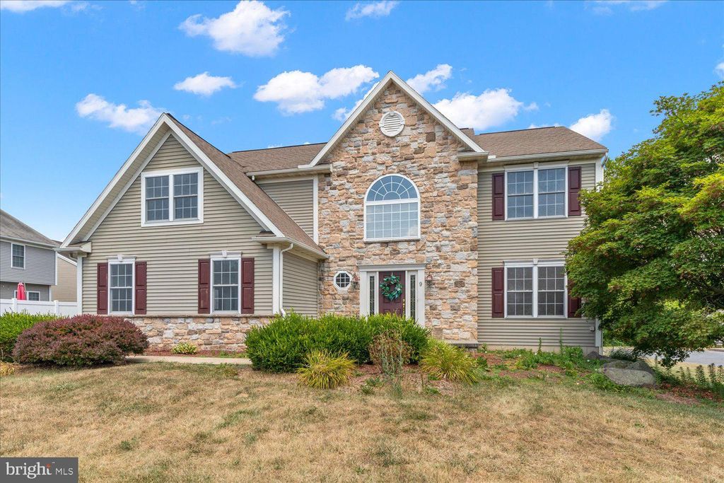 Photo of 9 Lynne Lane, Millersville, PA 17551 (MLS # PALA2053428)