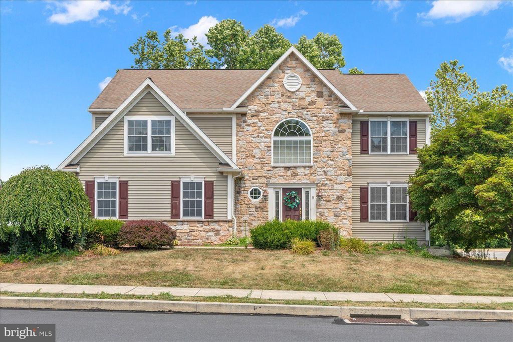 Photo of 9 Lynne Lane, Millersville, PA 17551 (MLS # PALA2053428)