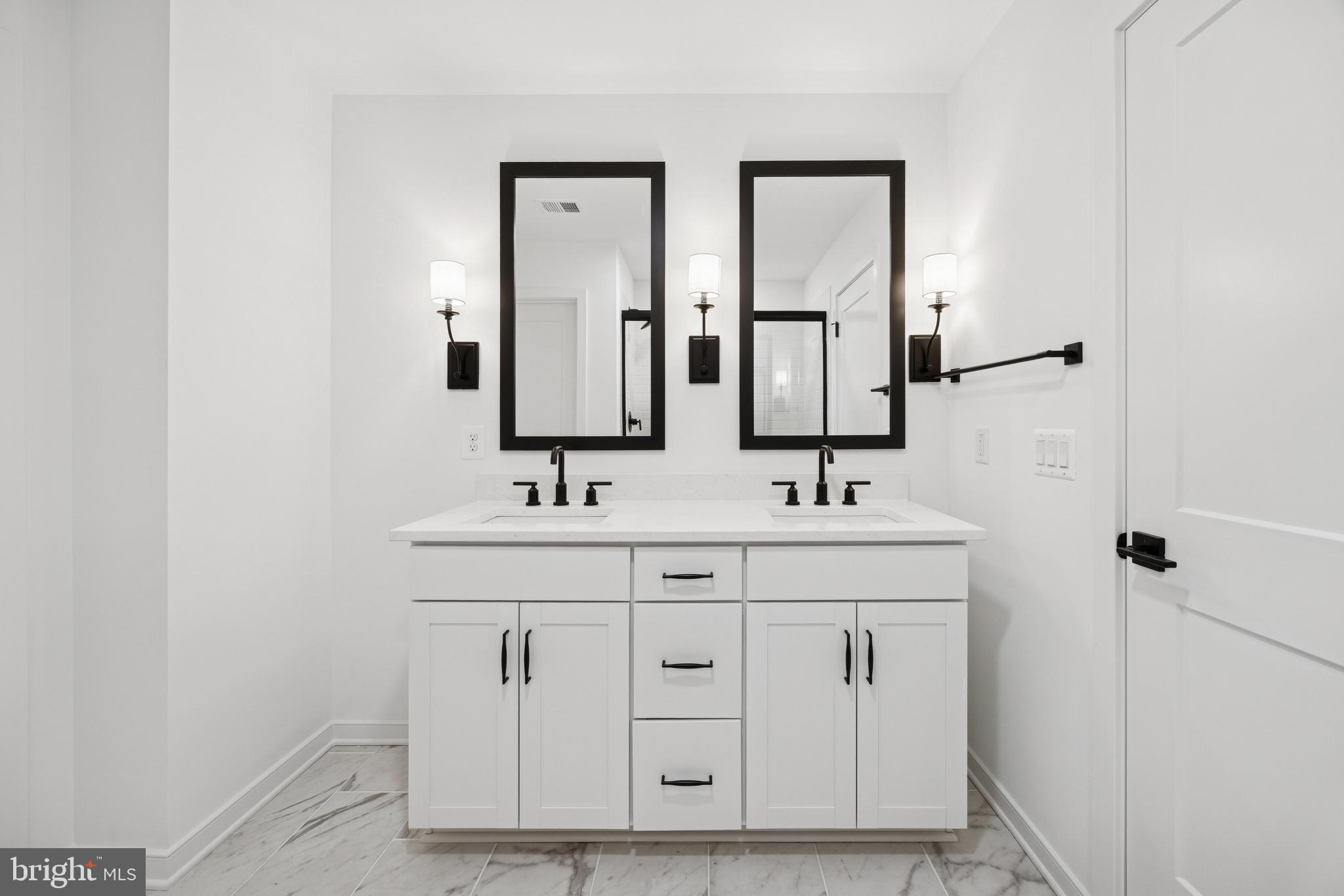 HUNTWELL WEST - Residential