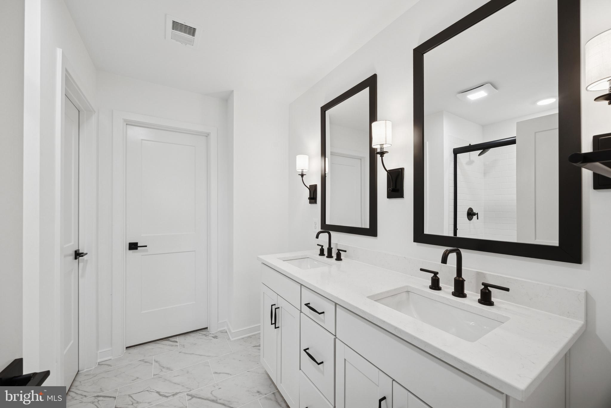 HUNTWELL WEST - Residential