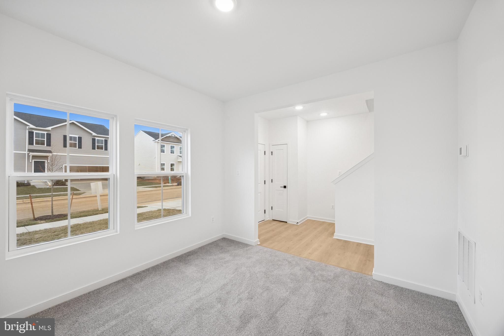 HUNTWELL WEST - Residential