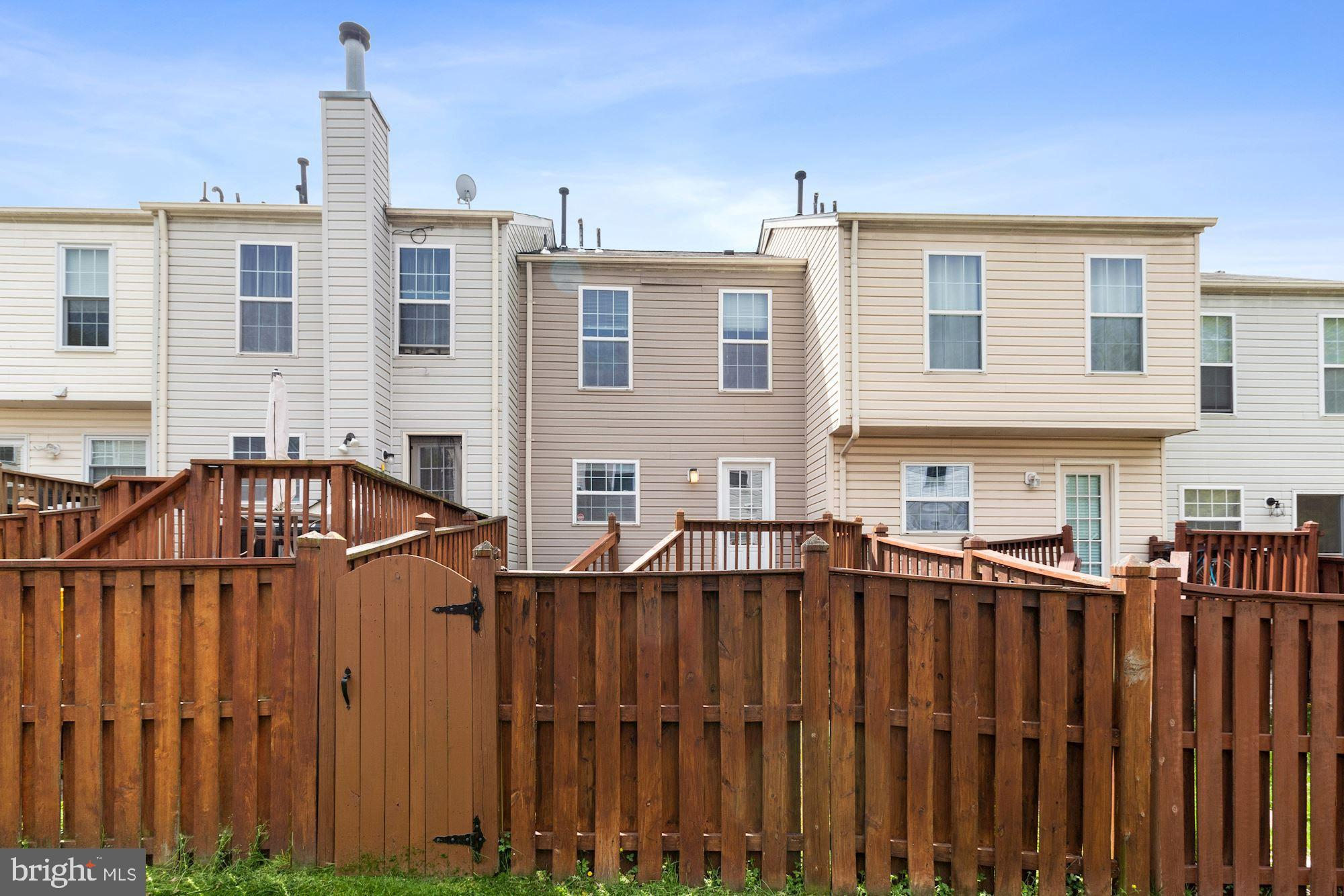 RUSSETT - Residential