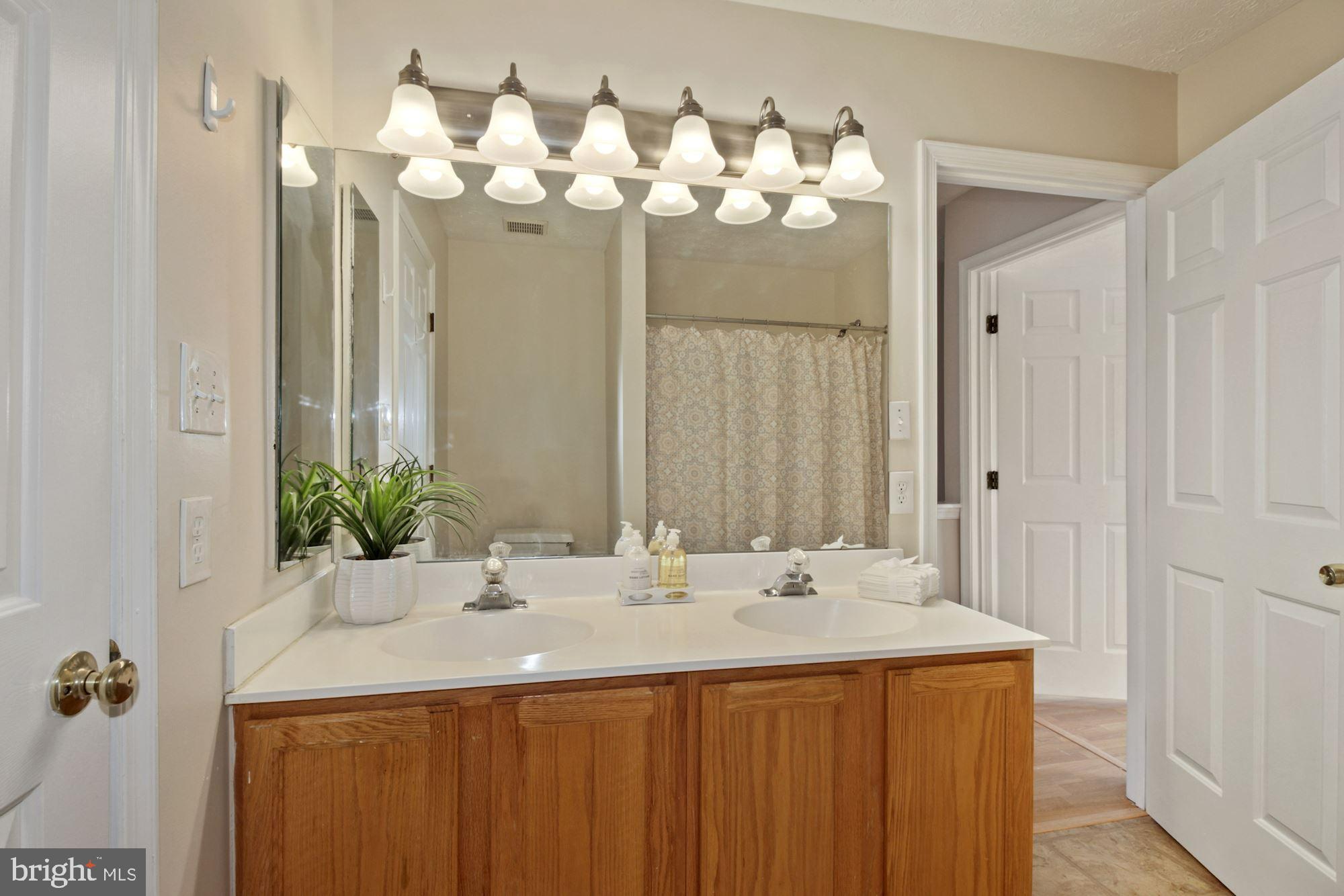 RUSSETT - Residential