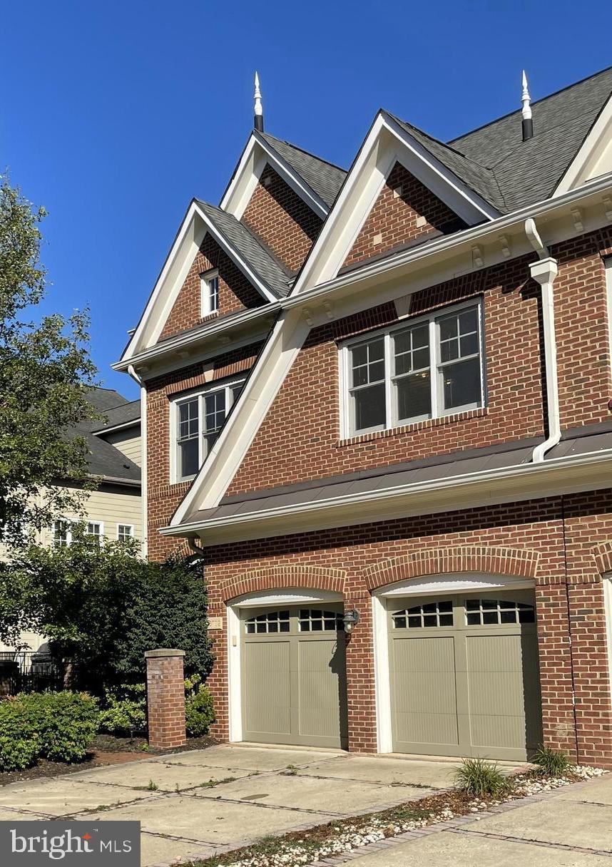 RIVER CREEK - Residential Lease