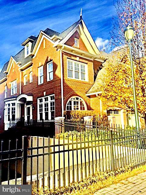 RIVER CREEK - Residential Lease