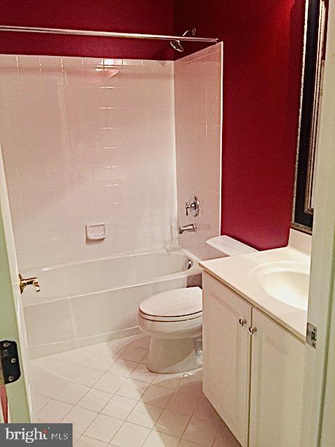 RIVER CREEK - Residential Lease