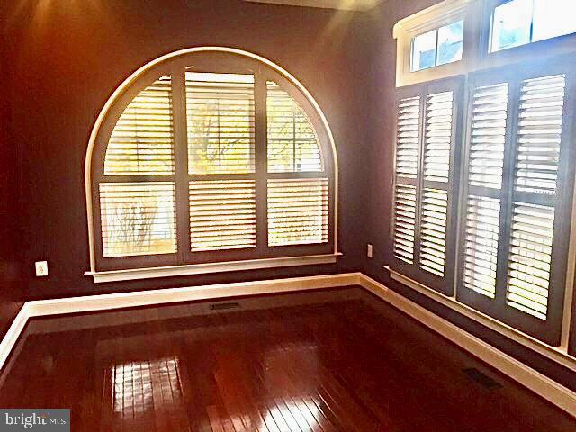 RIVER CREEK - Residential Lease