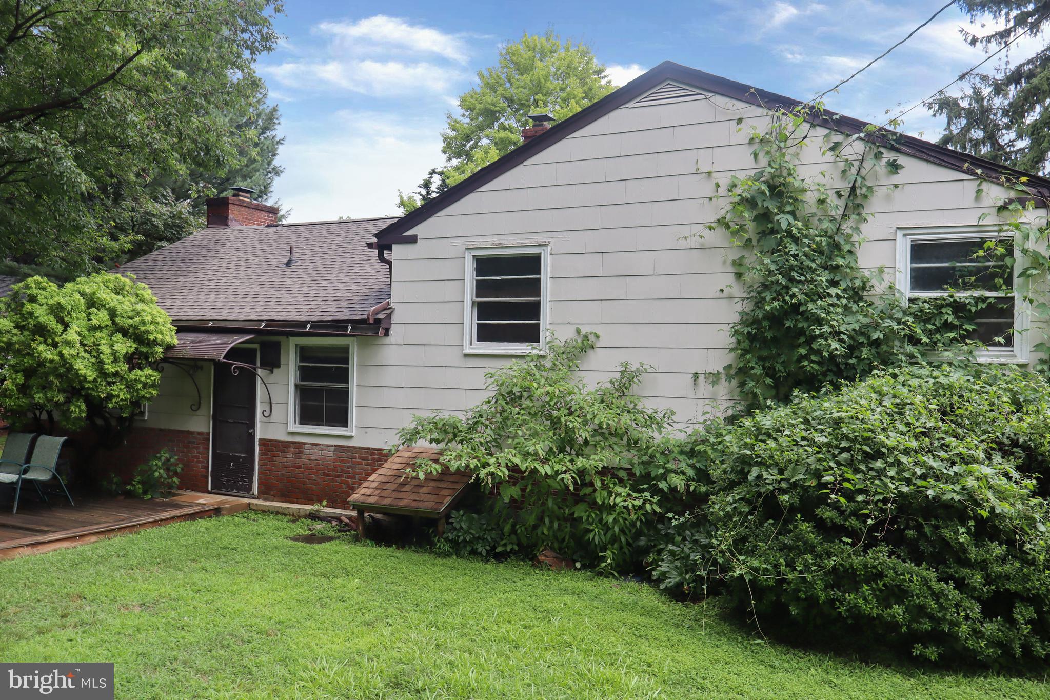 1380 GLENBROOK ROAD