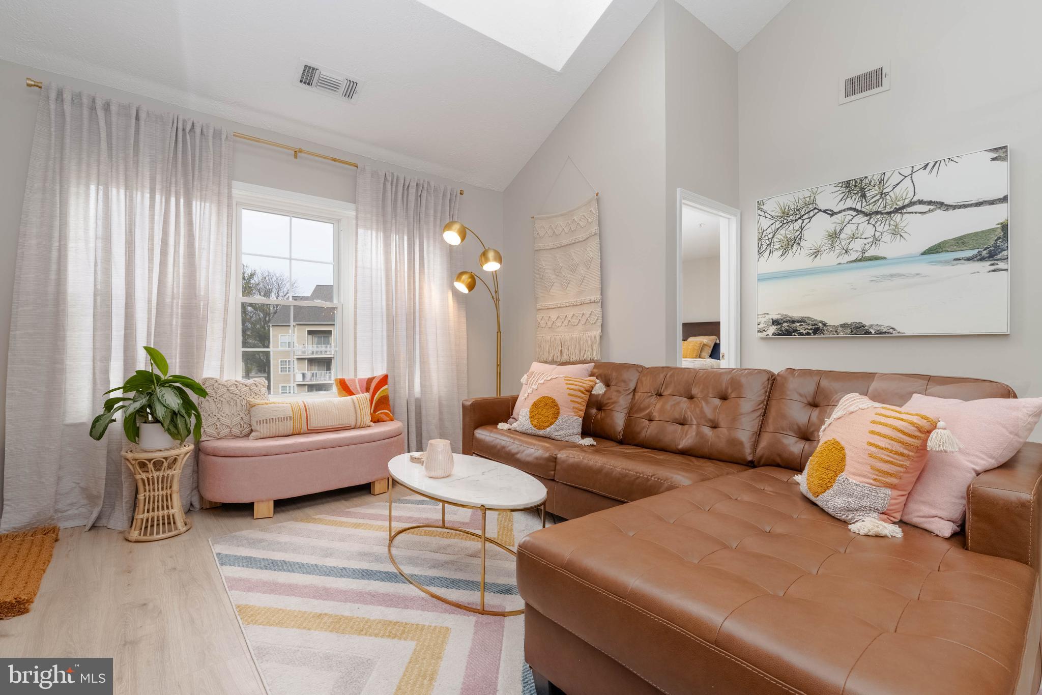 FALLS GABLE - Residential