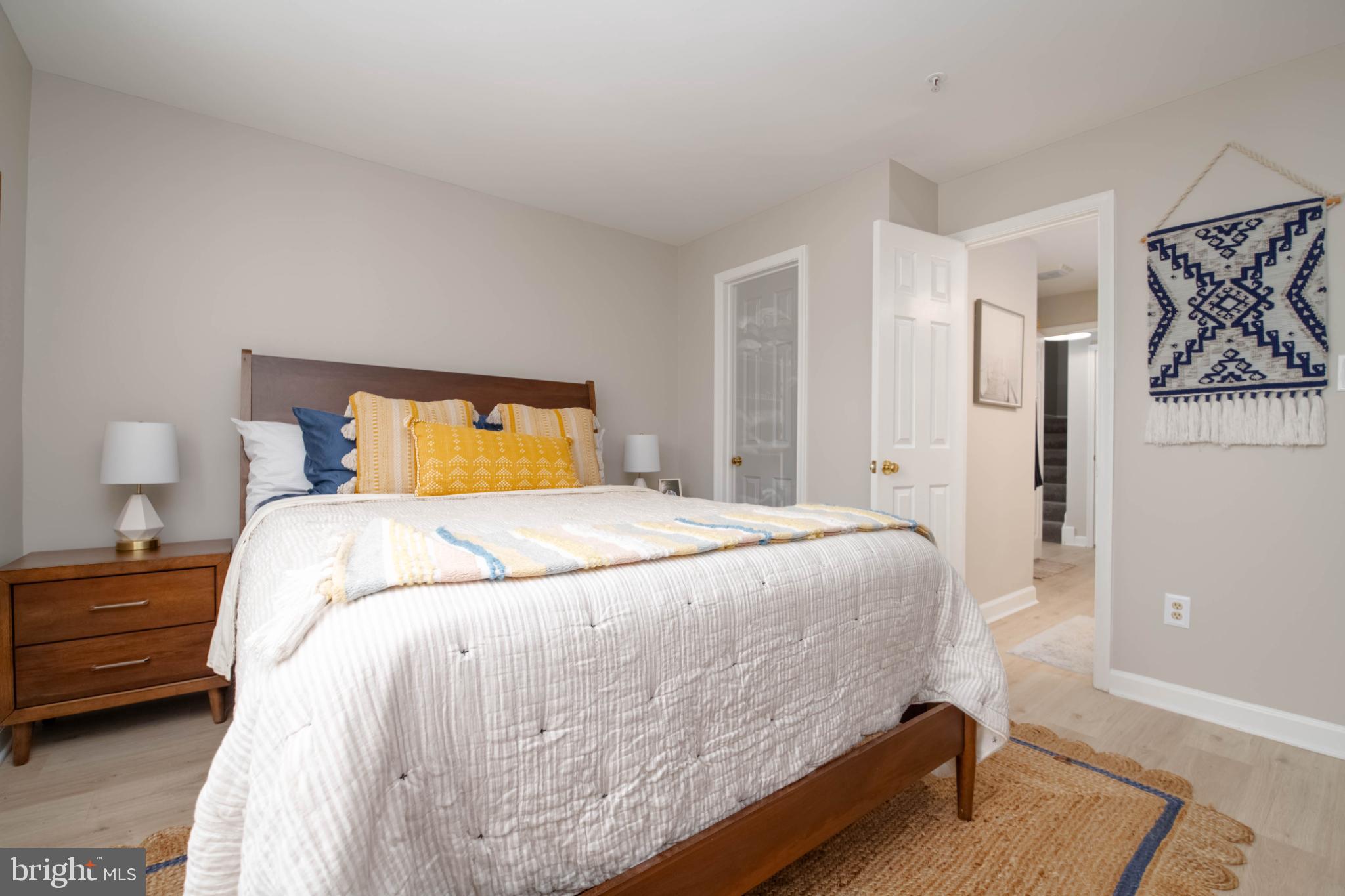 FALLS GABLE - Residential