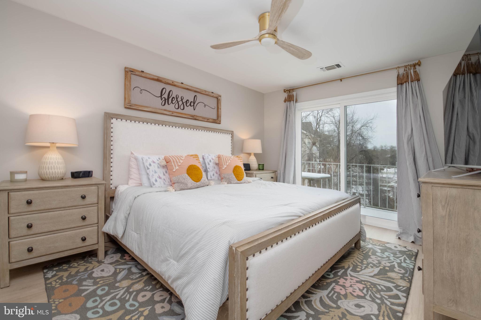 FALLS GABLE - Residential