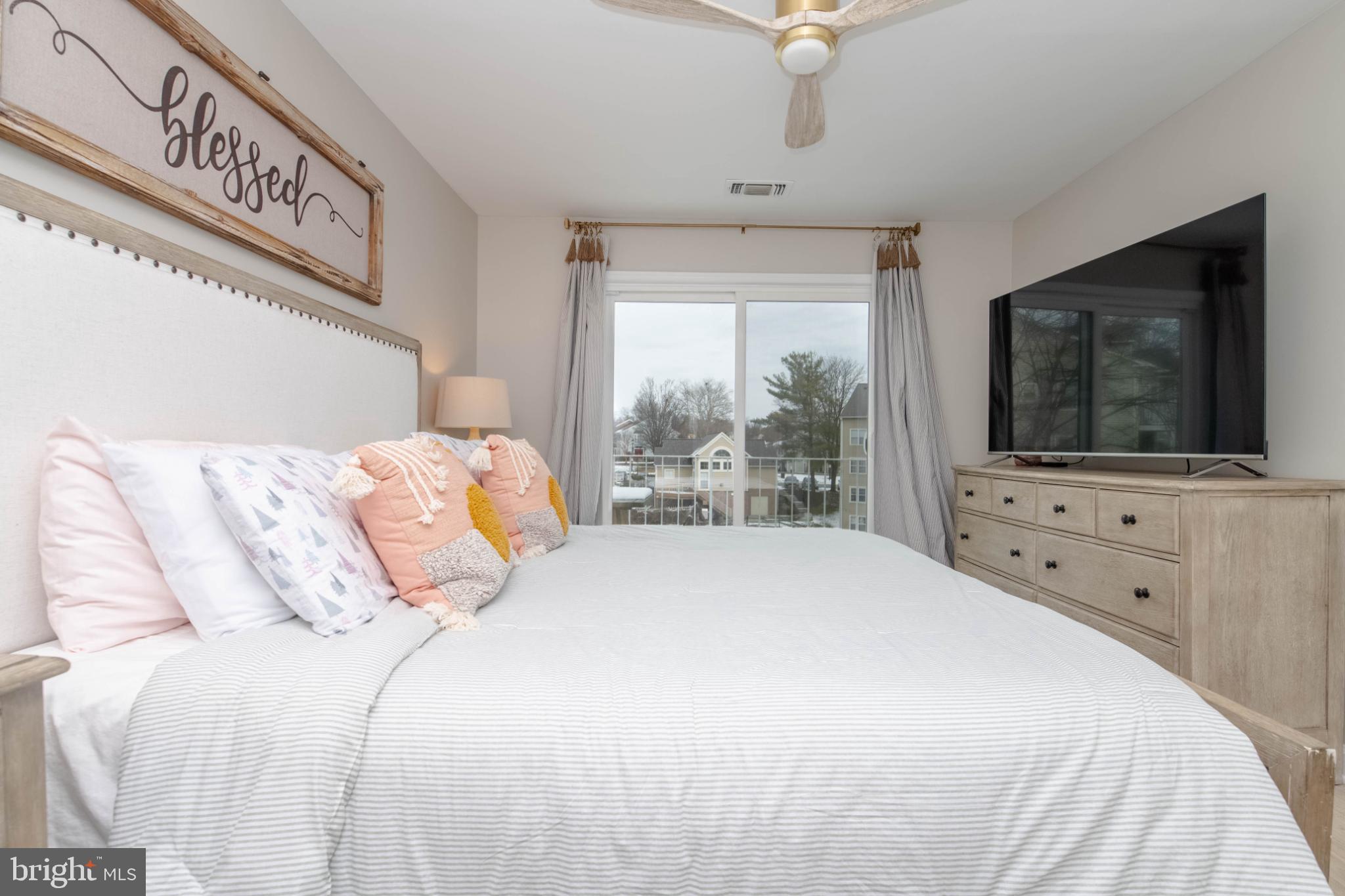 FALLS GABLE - Residential