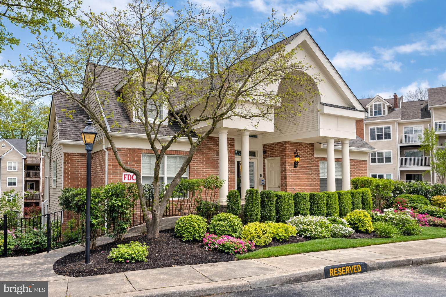 FALLS GABLE - Residential