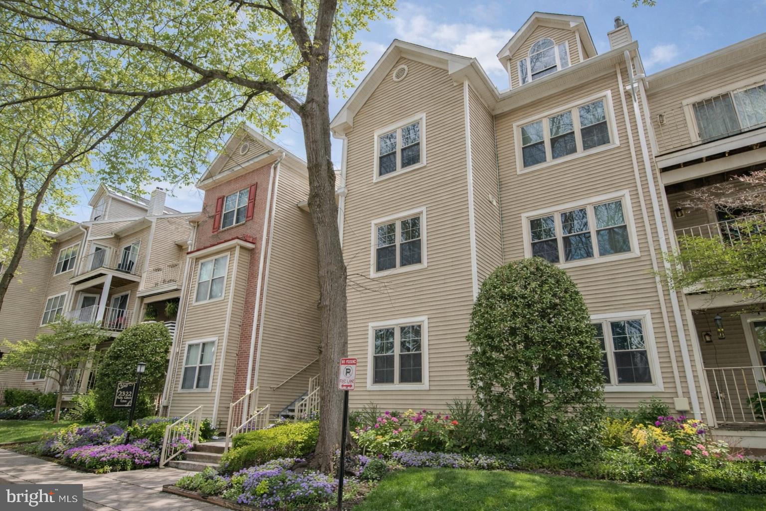 FALLS GABLE - Residential