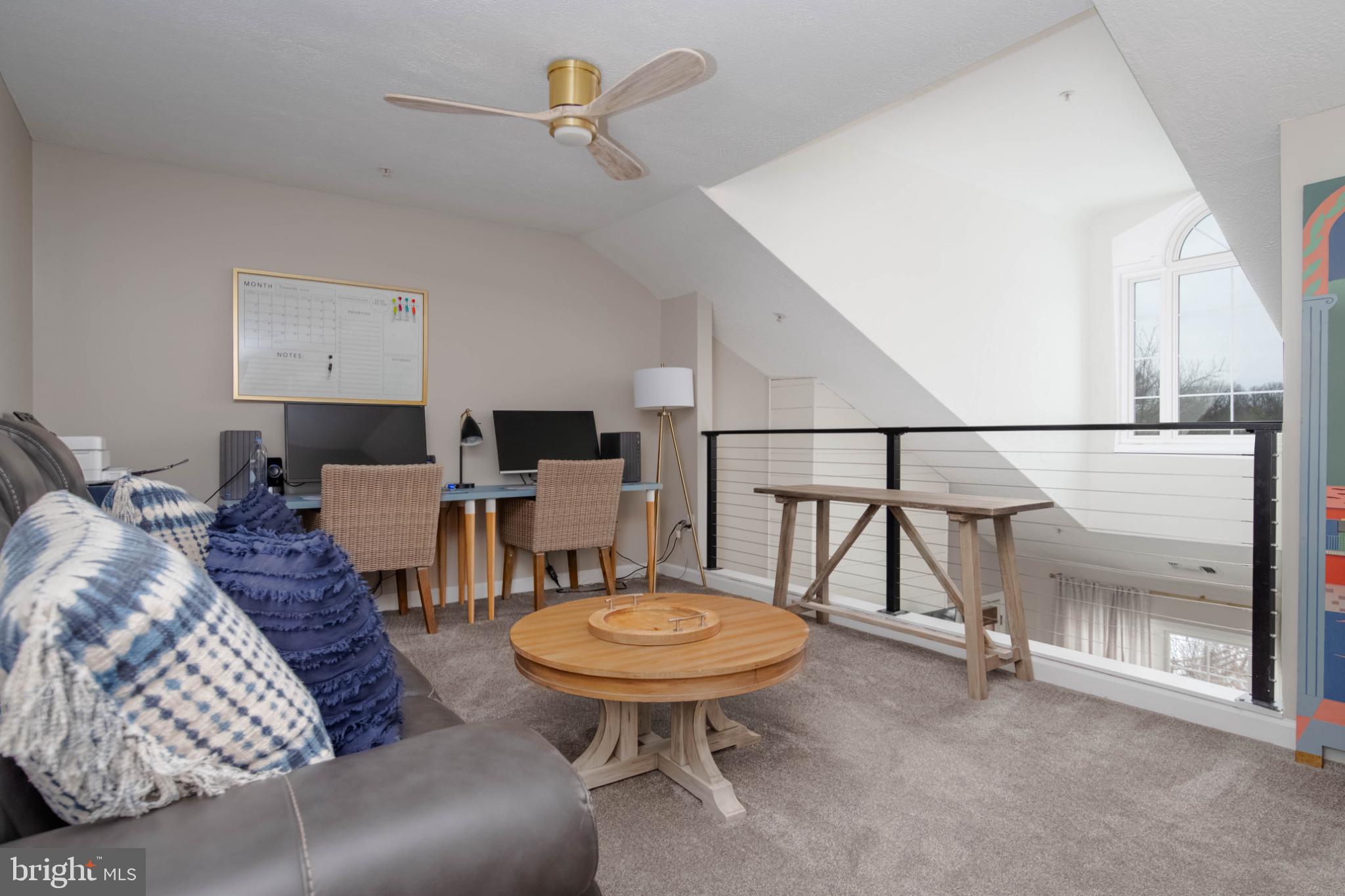 FALLS GABLE - Residential