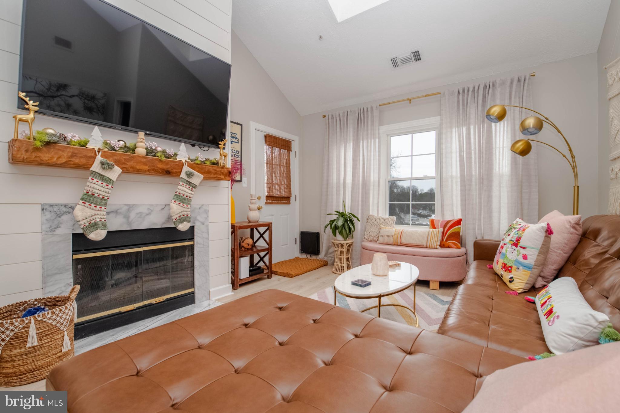 FALLS GABLE - Residential