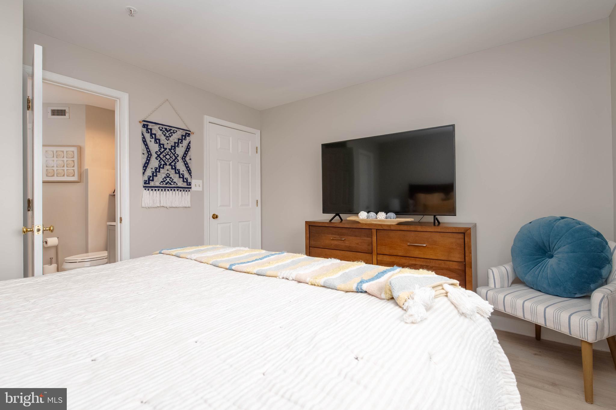 FALLS GABLE - Residential