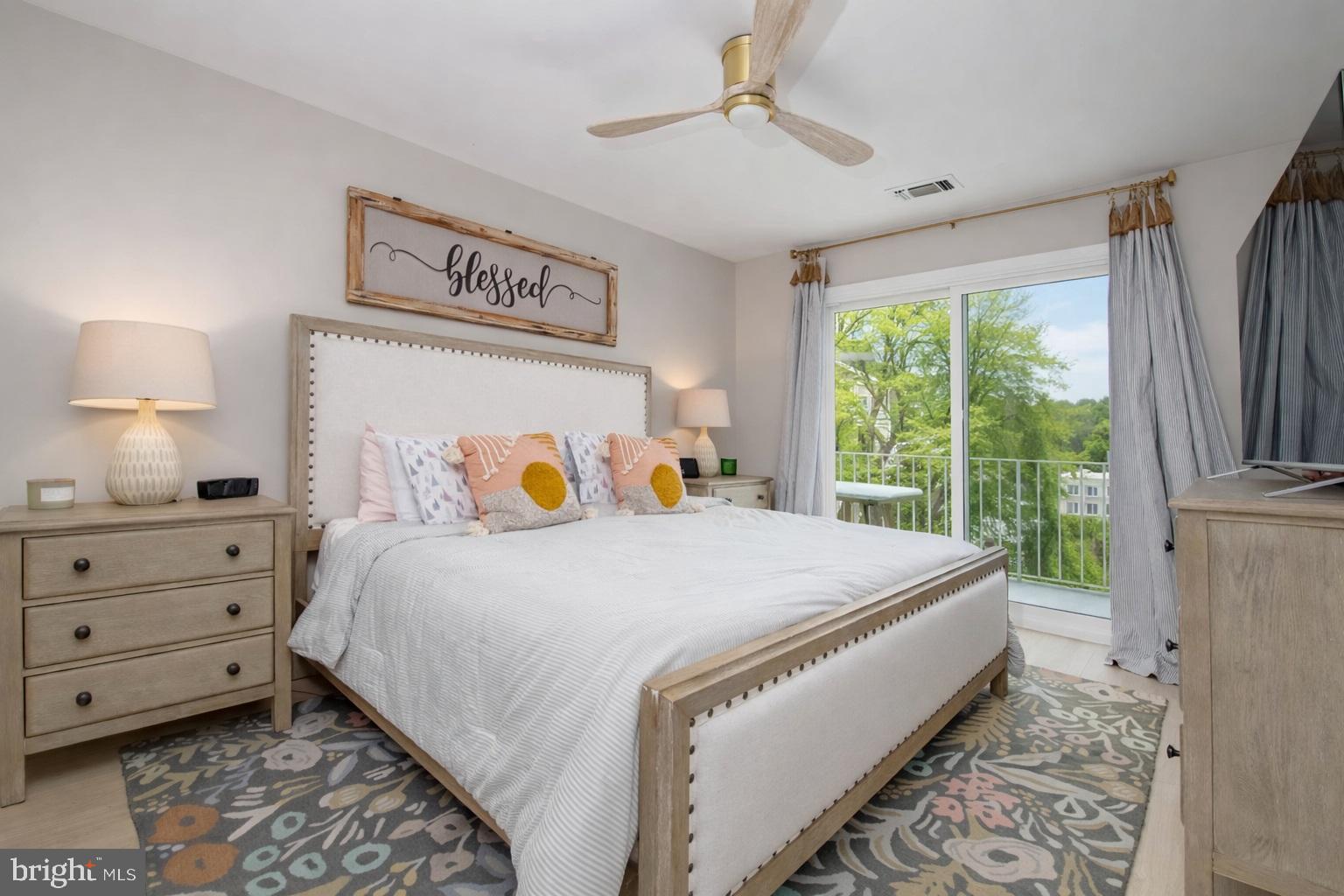 FALLS GABLE - Residential