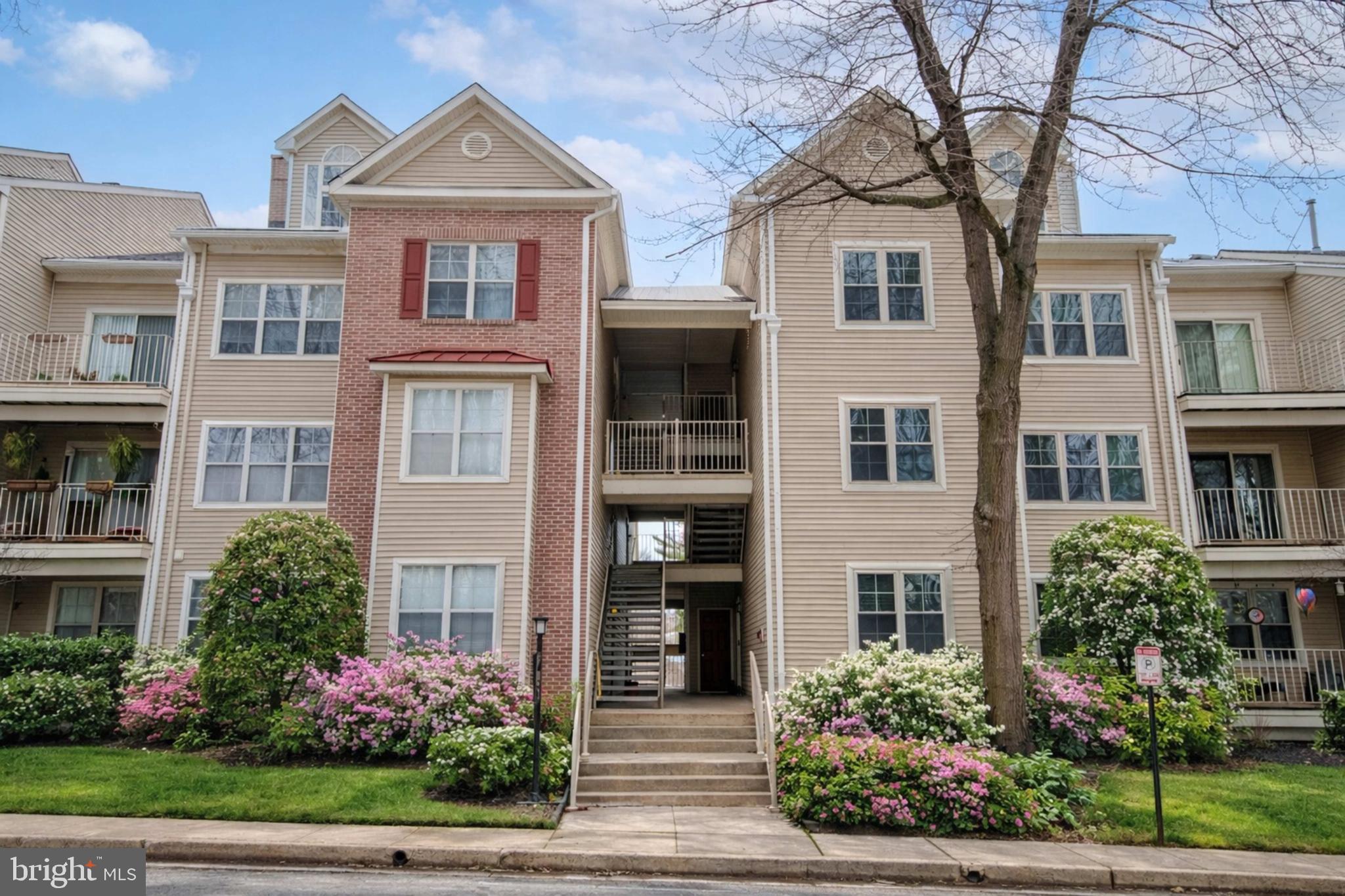 FALLS GABLE - Residential