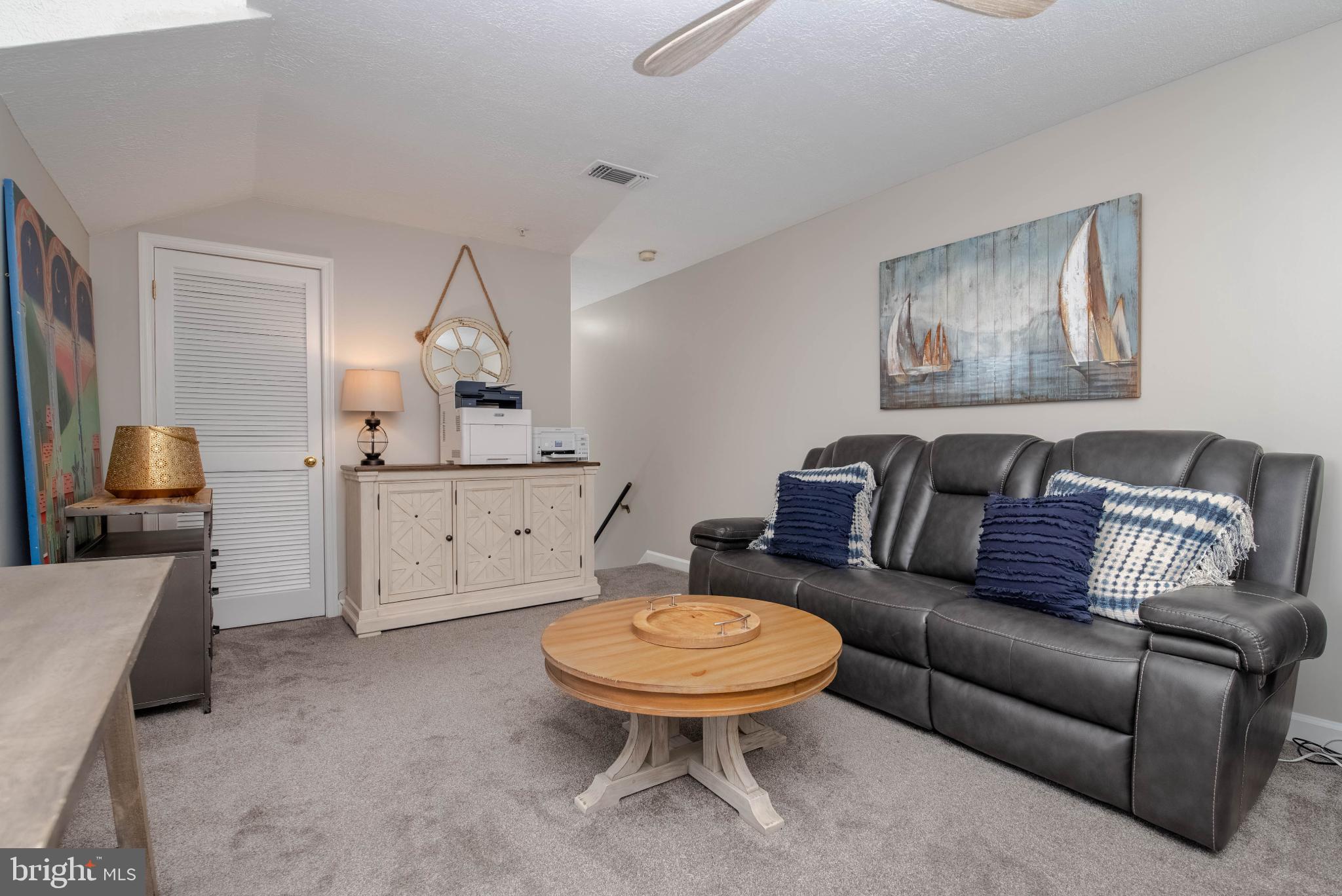 FALLS GABLE - Residential