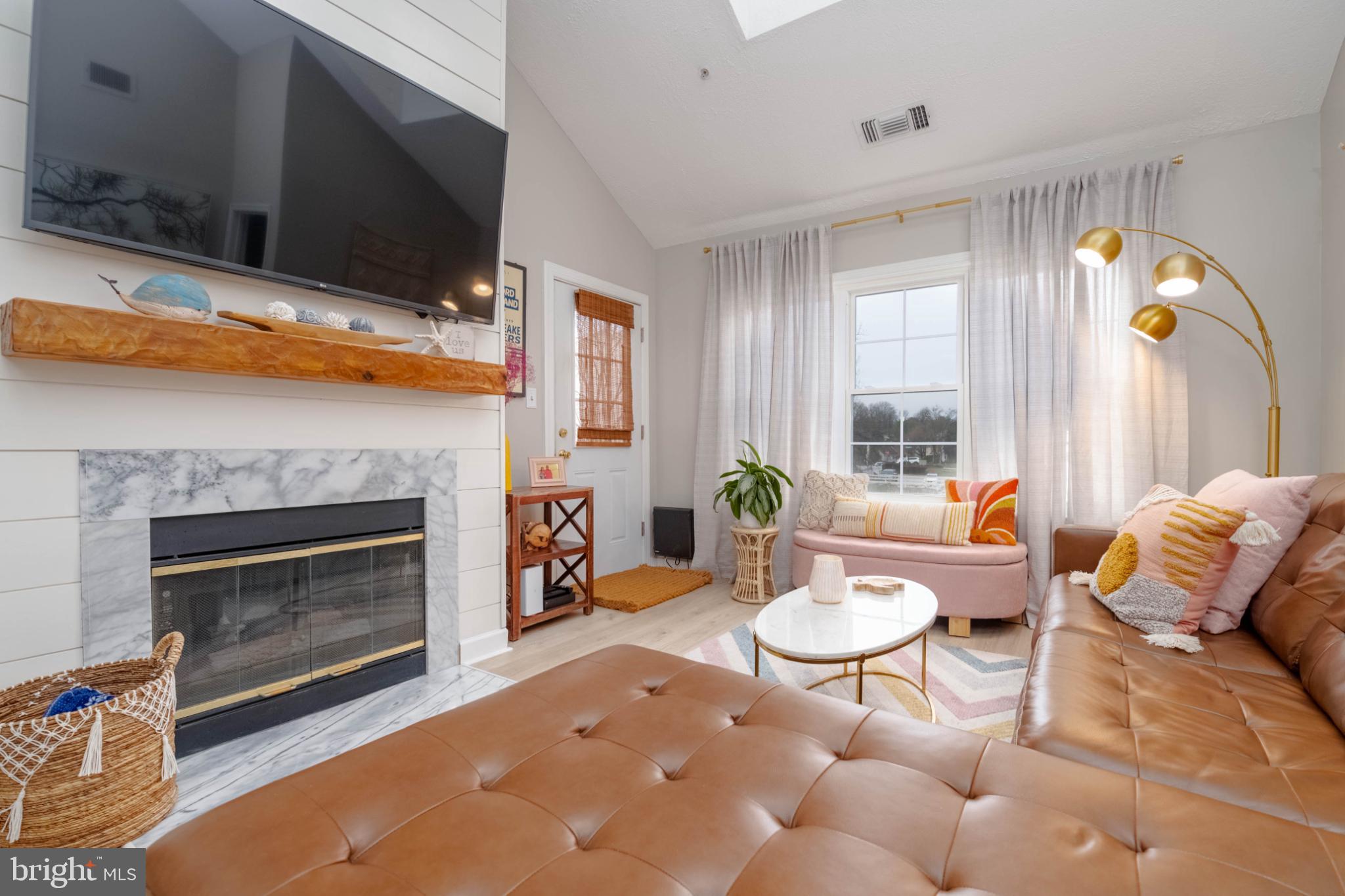 FALLS GABLE - Residential