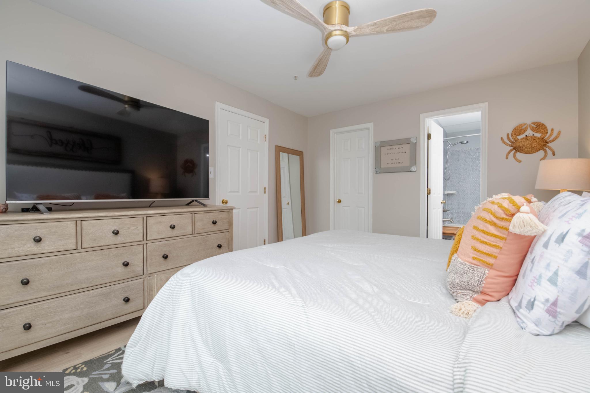 FALLS GABLE - Residential