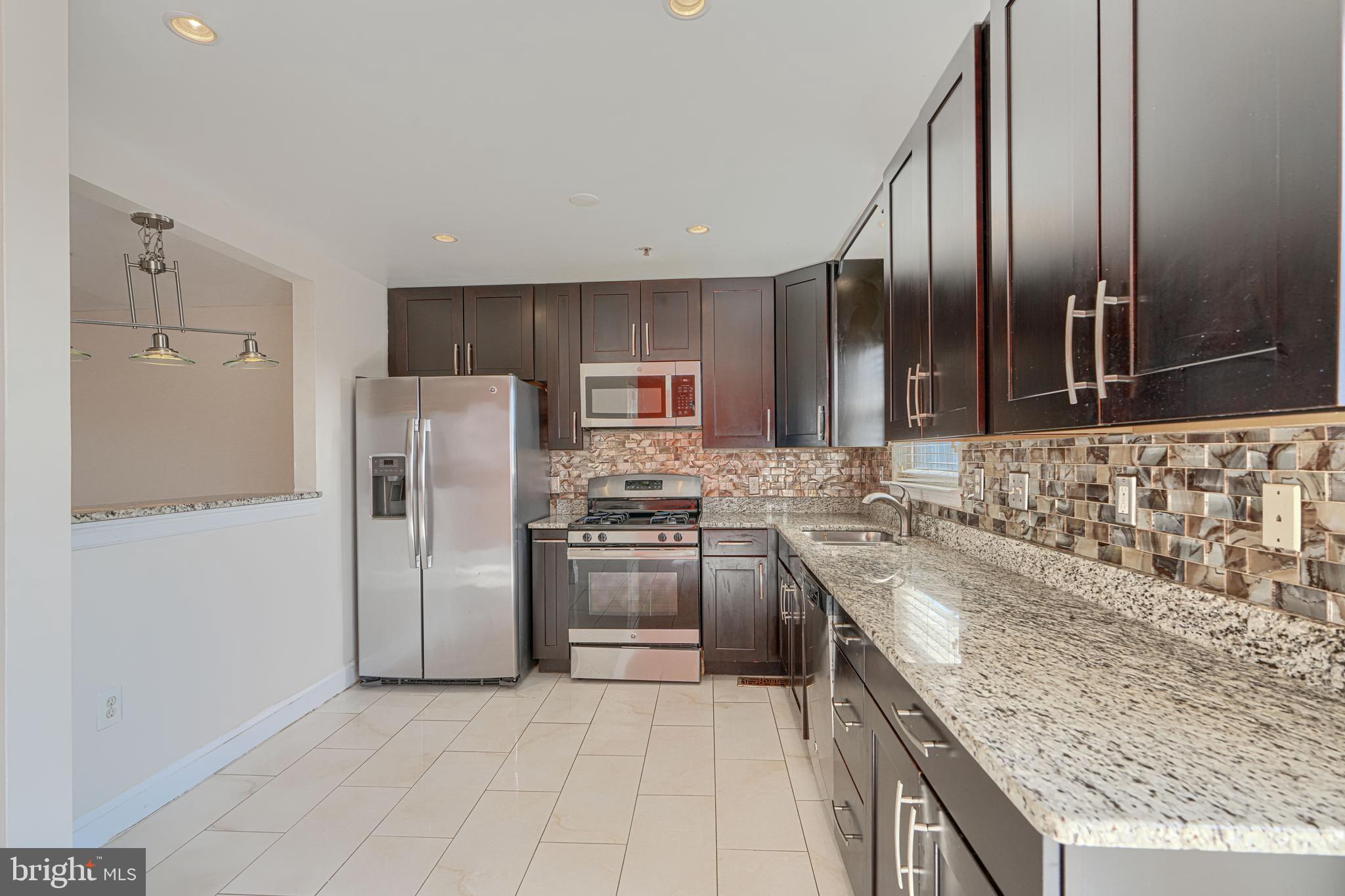 THOMPSON ESTATES - Residential