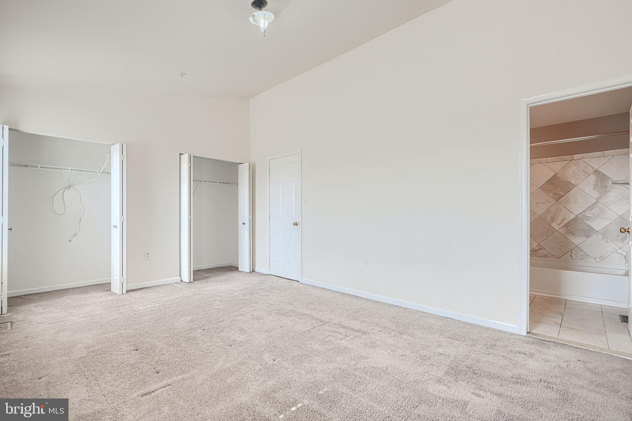 THOMPSON ESTATES - Residential