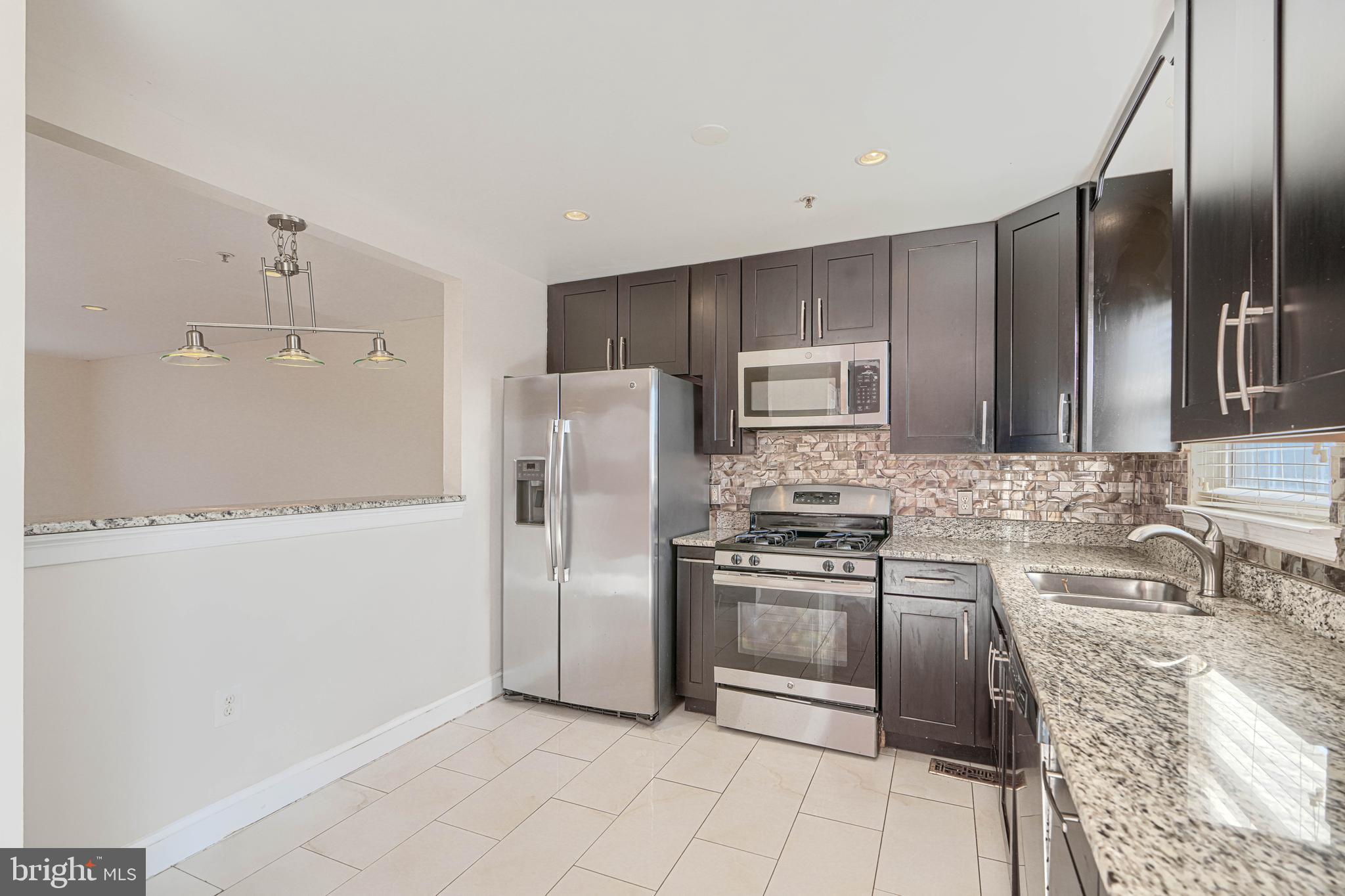 THOMPSON ESTATES - Residential