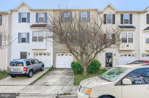 Townhouse For Sale - 7017 Migliori Ct<br/> DISTRICT HEIGHTS, MD 20747