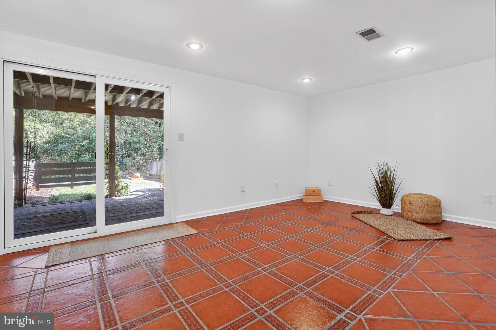 ROCKBURN COMMONS - Residential