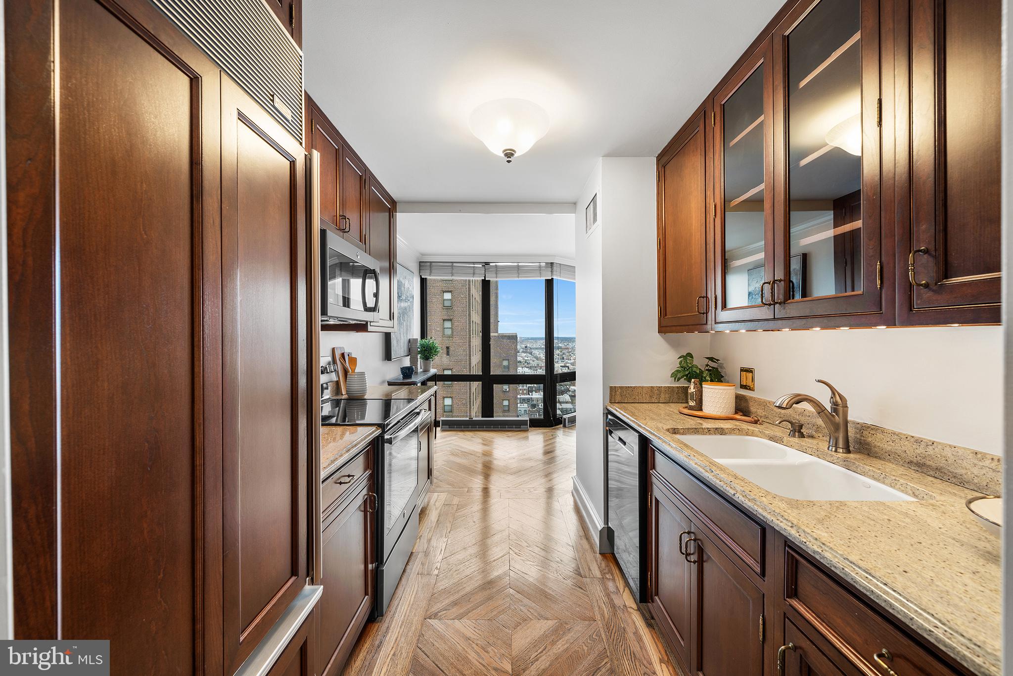 2018 WALNUT STREET 21L