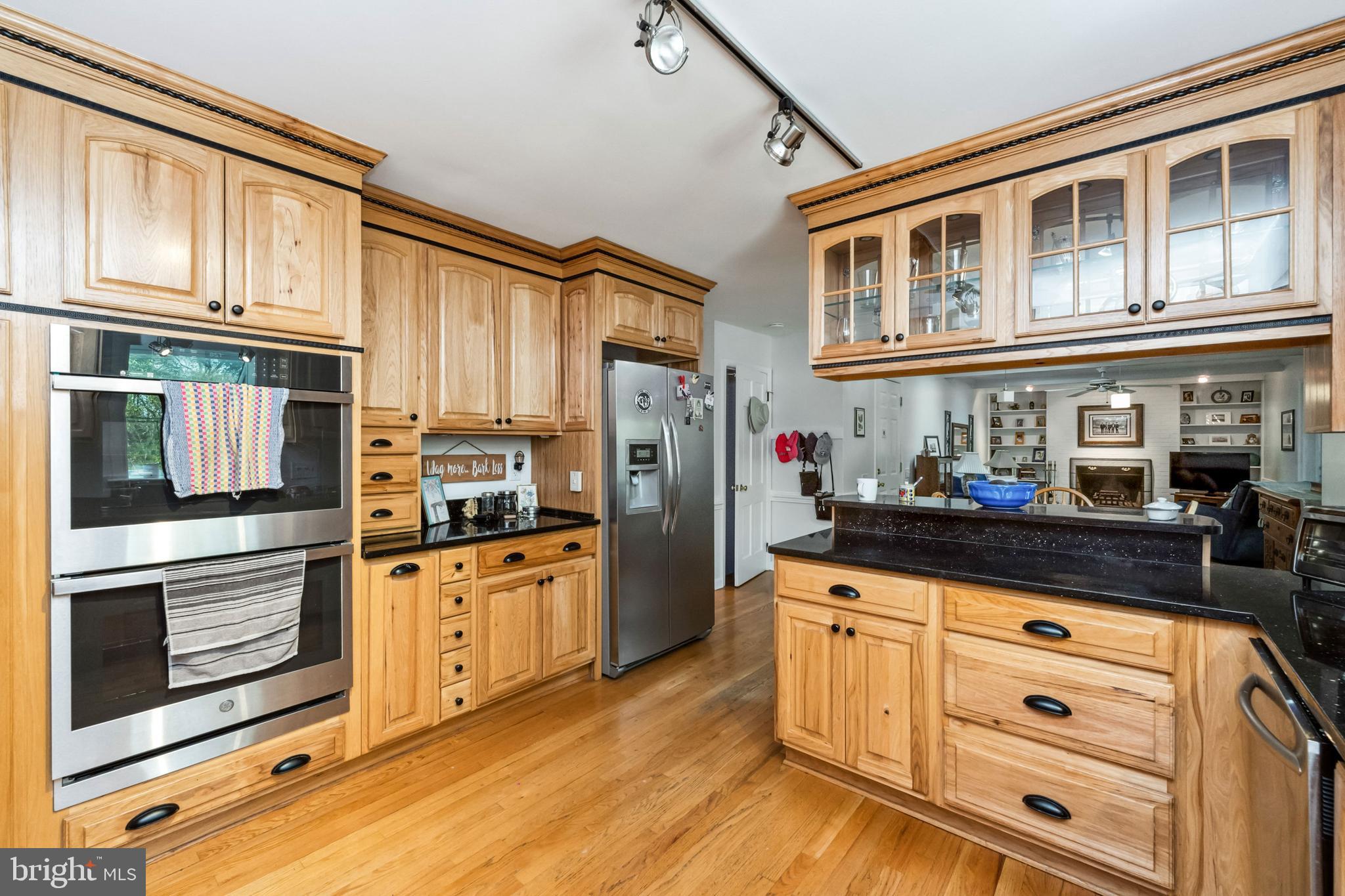 800 W COUNTRY CLUB DRIVE