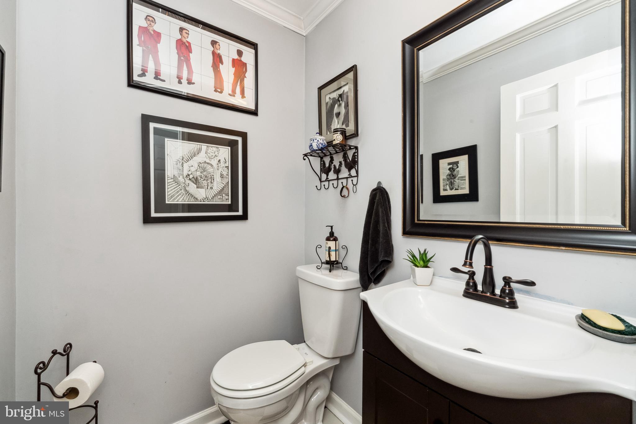 COUNTRY CLUB HILLS - Residential Lease