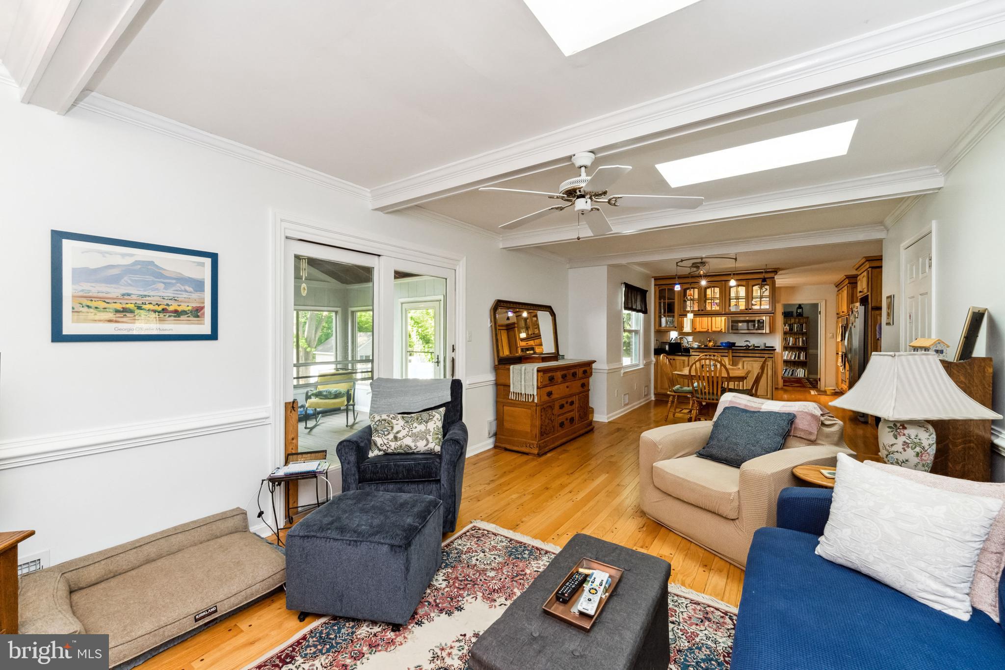 800 W COUNTRY CLUB DRIVE