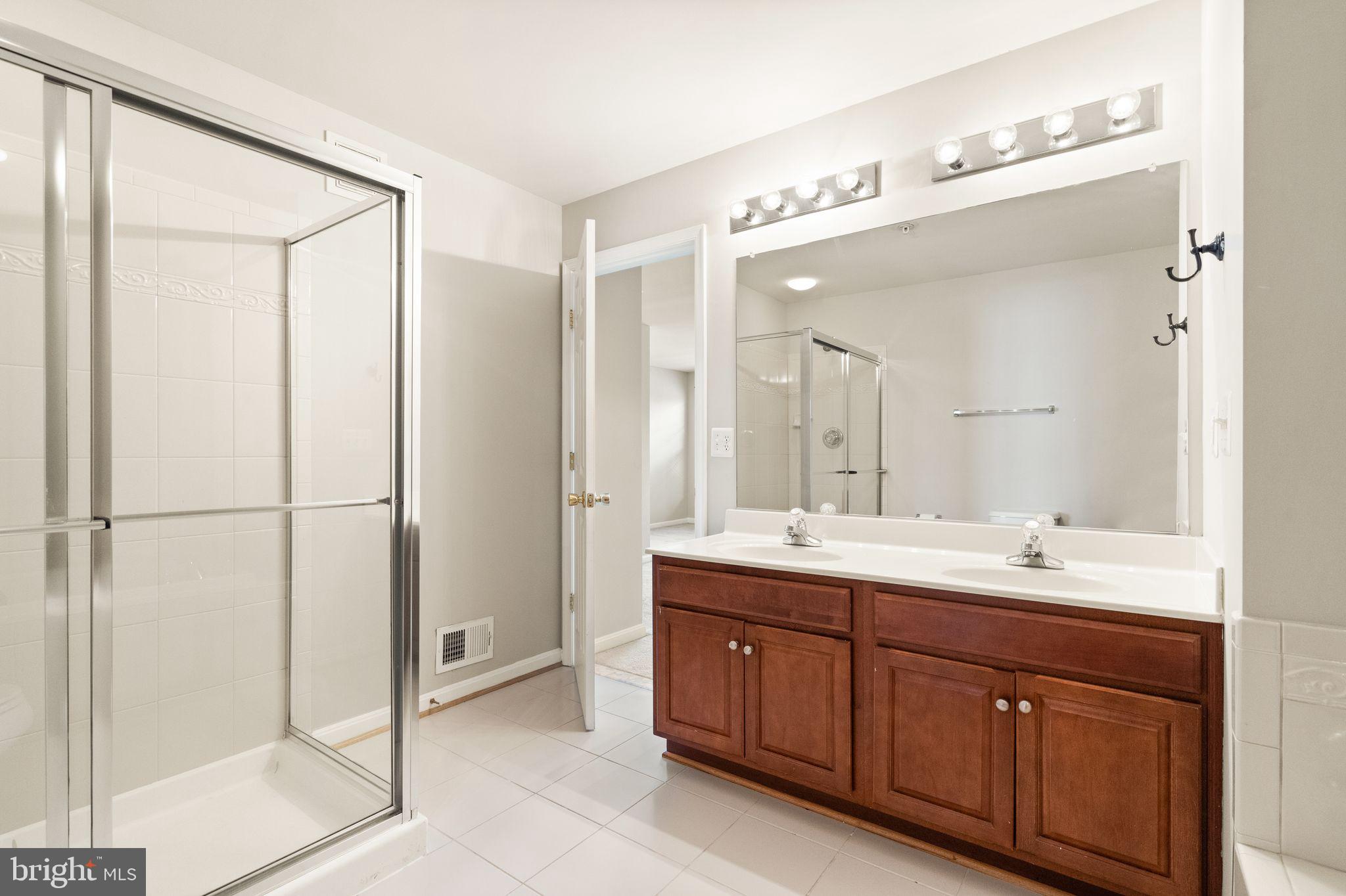 POWELLS RUN VILLAGE COND - Residential