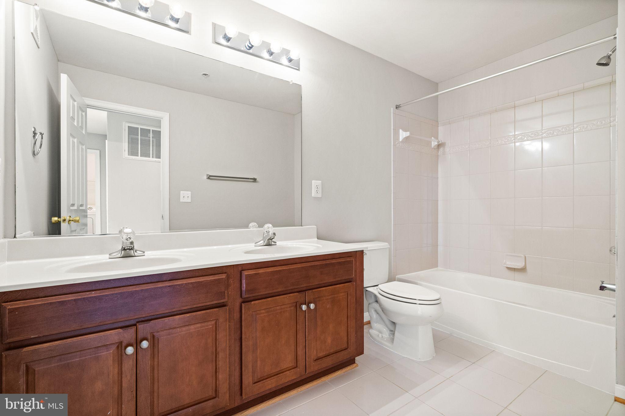 POWELLS RUN VILLAGE COND - Residential