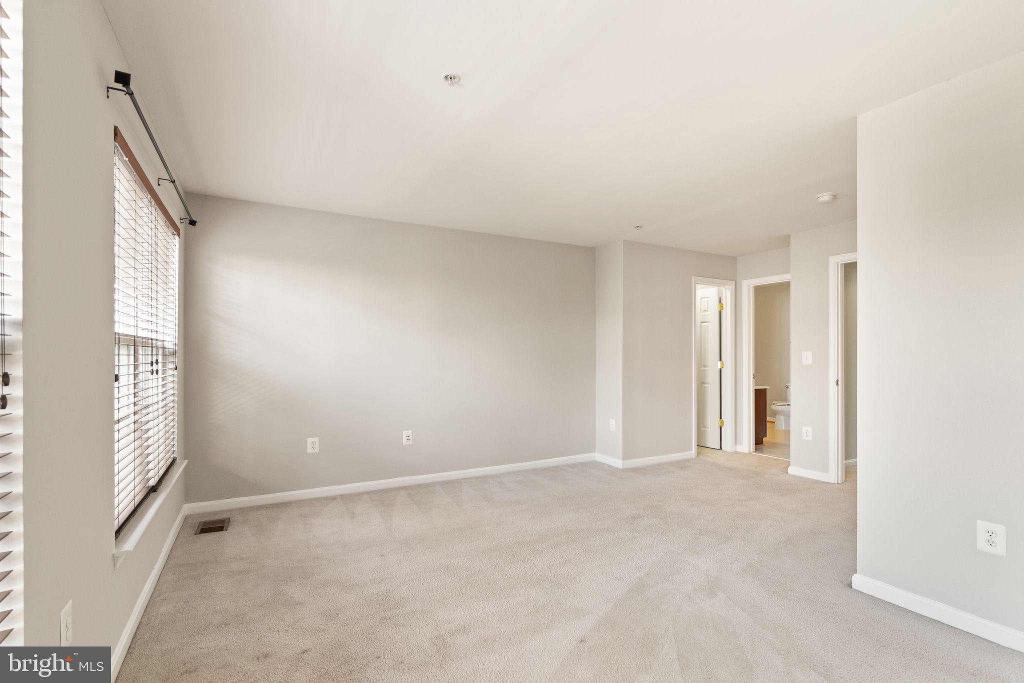 POWELLS RUN VILLAGE COND - Residential